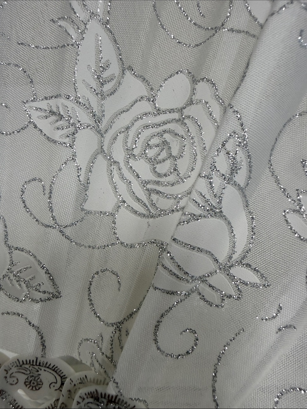 12 White Lace Folding Hand Fans with Silver Embossed Detail - Picture 4 of 9